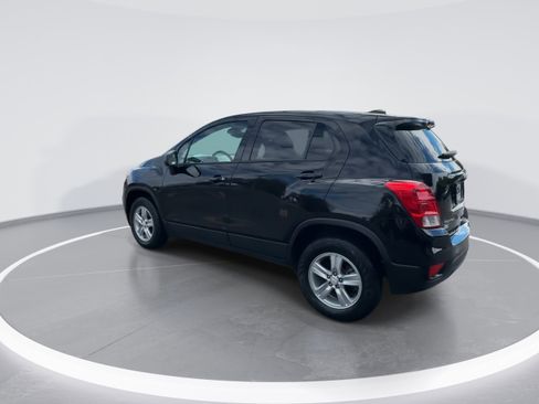 Used 2022 Chevrolet Trax LS w/ Tint and Cruise Package image 6