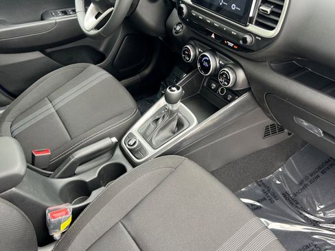 New 2025 Hyundai Venue SEL FWD image 18