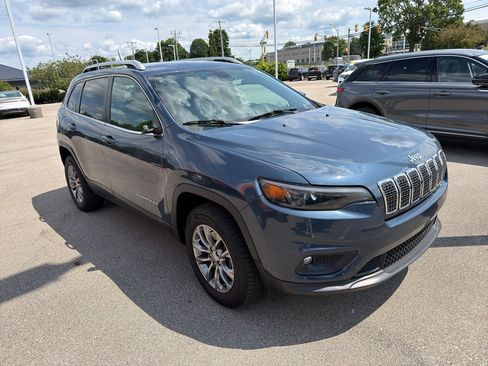 Used 2019 Jeep Cherokee Latitude Plus w/ Comfort/Convenience Group AWD/4WD image 8