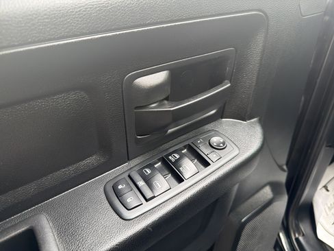 Used 2018 RAM 1500 Express w/ Black Ram 1500 Express Group AWD/4WD image 16