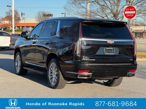 Used 2024 Cadillac Escalade Premium Luxury image 25