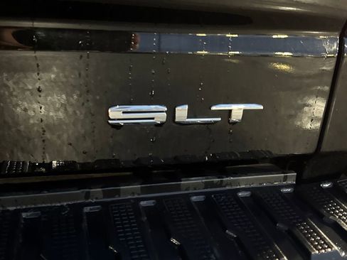 Used 2025 GMC Sierra 1500 SLT image 6