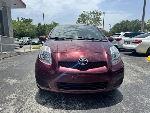 Used 2010 Toyota Yaris 2-Door Hatchback FWD image 4