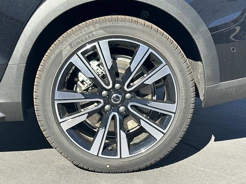New 2026 Volvo V60 B5 Cross Country Ultra w/ Climate Package image 24
