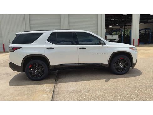 Used 2021 Chevrolet Traverse Premier w/ Redline Edition FWD image 9