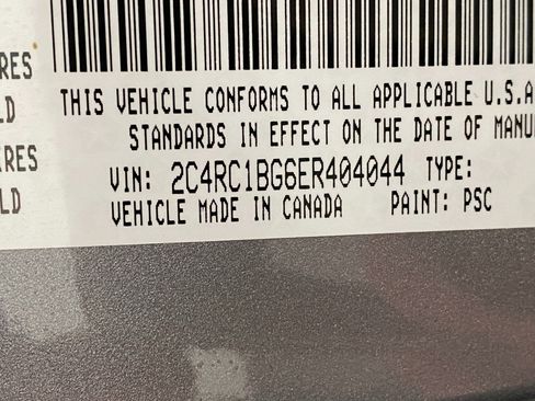 Used 2014 Chrysler Town & Country Touring image 28