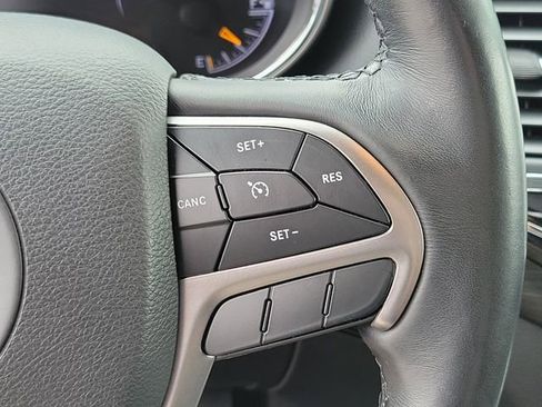 Used 2019 Jeep Grand Cherokee Altitude AWD/4WD image 22