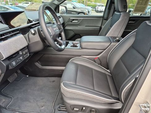 Used 2026 GMC Sierra EV Elevation AWD/4WD image 12
