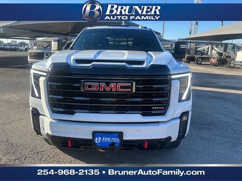 Used 2024 GMC Sierra 2500 AT4 w/ AT4 Premium Plus Package image 2