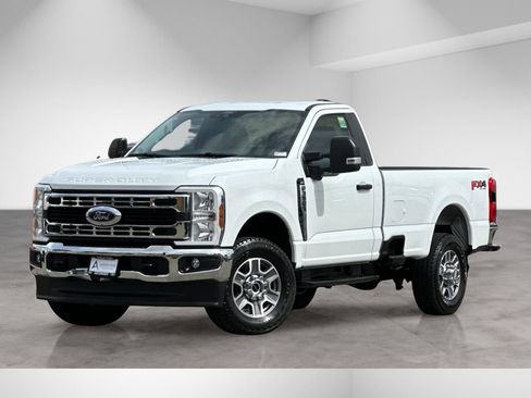 Used 2025 Ford F350 XLT w/ 360-Degree Camera Package AWD/4WD image 2