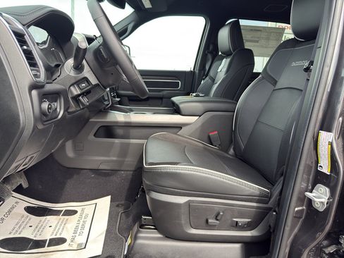 New 2026 RAM 2500 Laramie AWD/4WD image 9