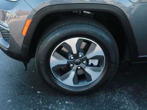 Used 2022 Jeep Grand Cherokee Limited 4xe image 2