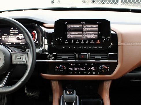 Certified 2023 Nissan Pathfinder Platinum image 31