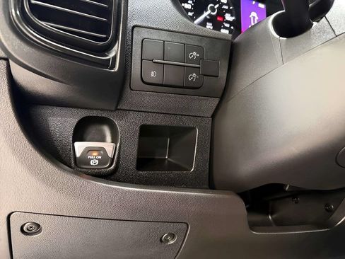 Used 2024 RAM ProMaster 2500 w/ Safety Group FWD image 31