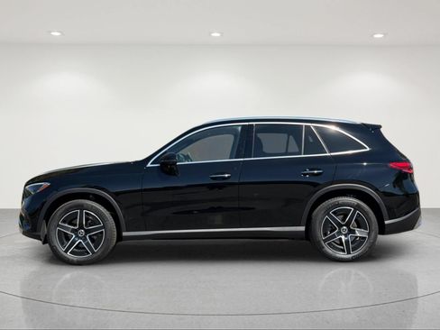 Used 2026 Mercedes-Benz GLC 300 4MATIC image 2