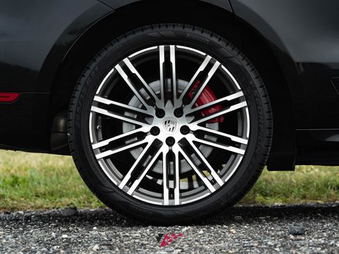 Used 2017 Porsche Macan Turbo image 13