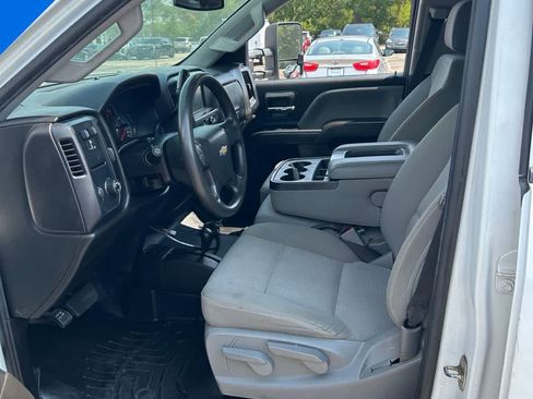 Used 2019 Chevrolet Silverado 2500 W/T AWD/4WD image 5