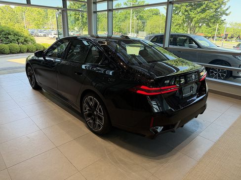New 2027 BMW i5 xDrive40 w/ M Sport Package AWD/4WD image 4