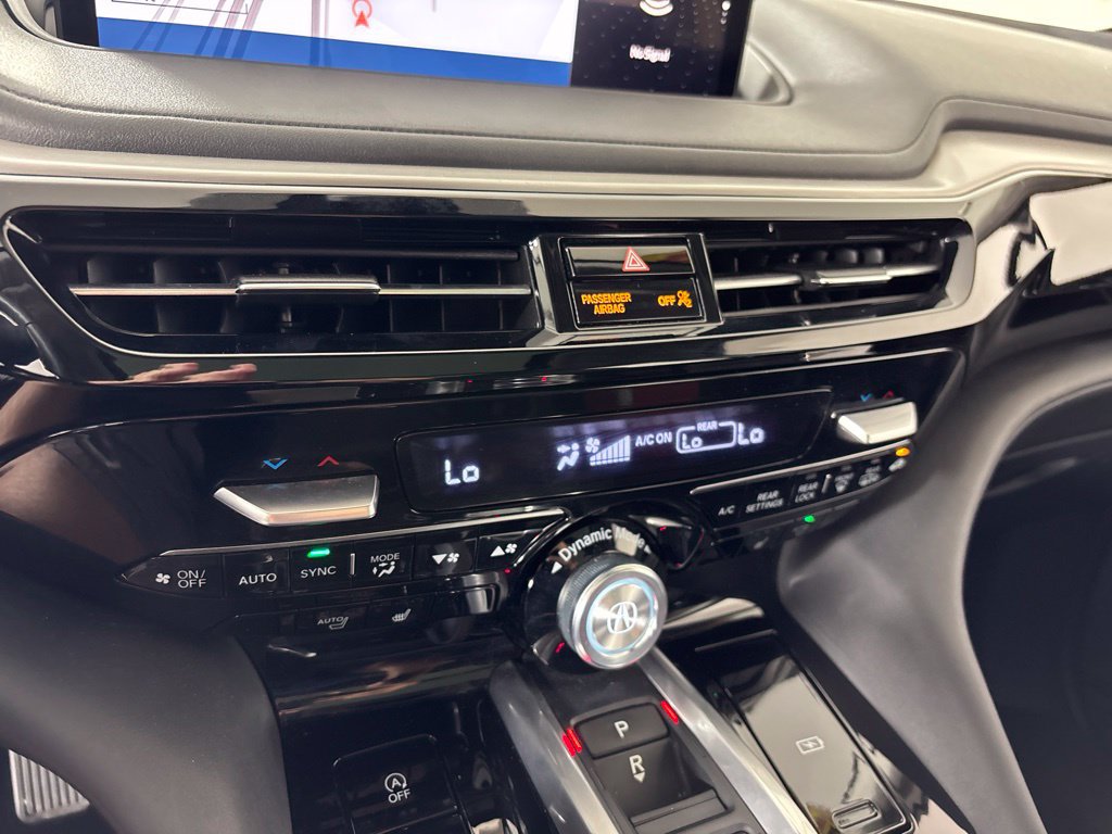 Certified 2024 Acura MDX w/ Technology Package FWD image 32