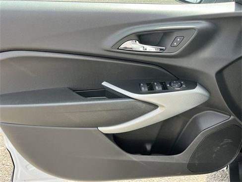 Used 2025 Chevrolet Trax RS w/ Driver Confidence Package image 20