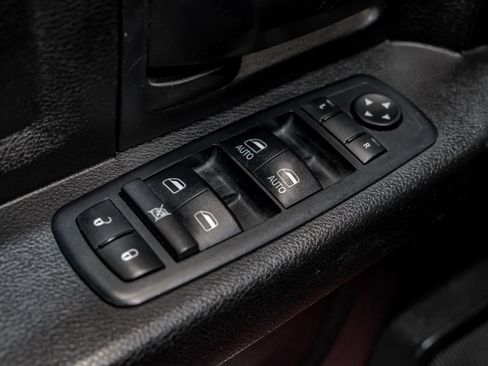 Used 2013 RAM 1500 Express RWD image 39