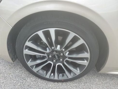 Used 2017 Lincoln Continental Reserve w/ Climate Package AWD/4WD image 3