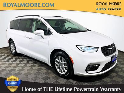 Used 2022 Chrysler Pacifica Touring-L
