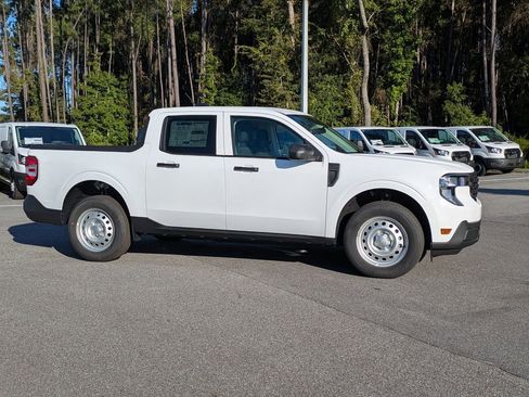 New 2025 Ford Maverick XL image 3