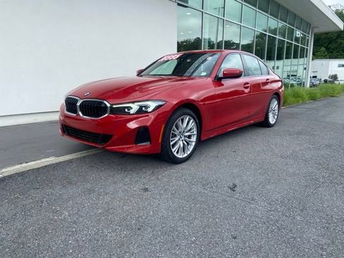 Used 2023 BMW 330i xDrive Sedan w/ Premium Package AWD/4WD image 3