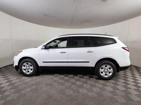 Used 2017 Chevrolet Traverse LS FWD image 4