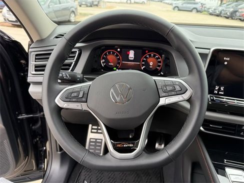 Certified 2025 Volkswagen Atlas Peak Edition SE image 12