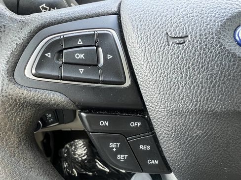 Used 2017 Ford Focus SE image 18