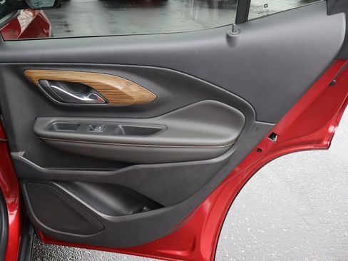 Used 2020 GMC Terrain SLE w/ Driver Convenience Package image 24