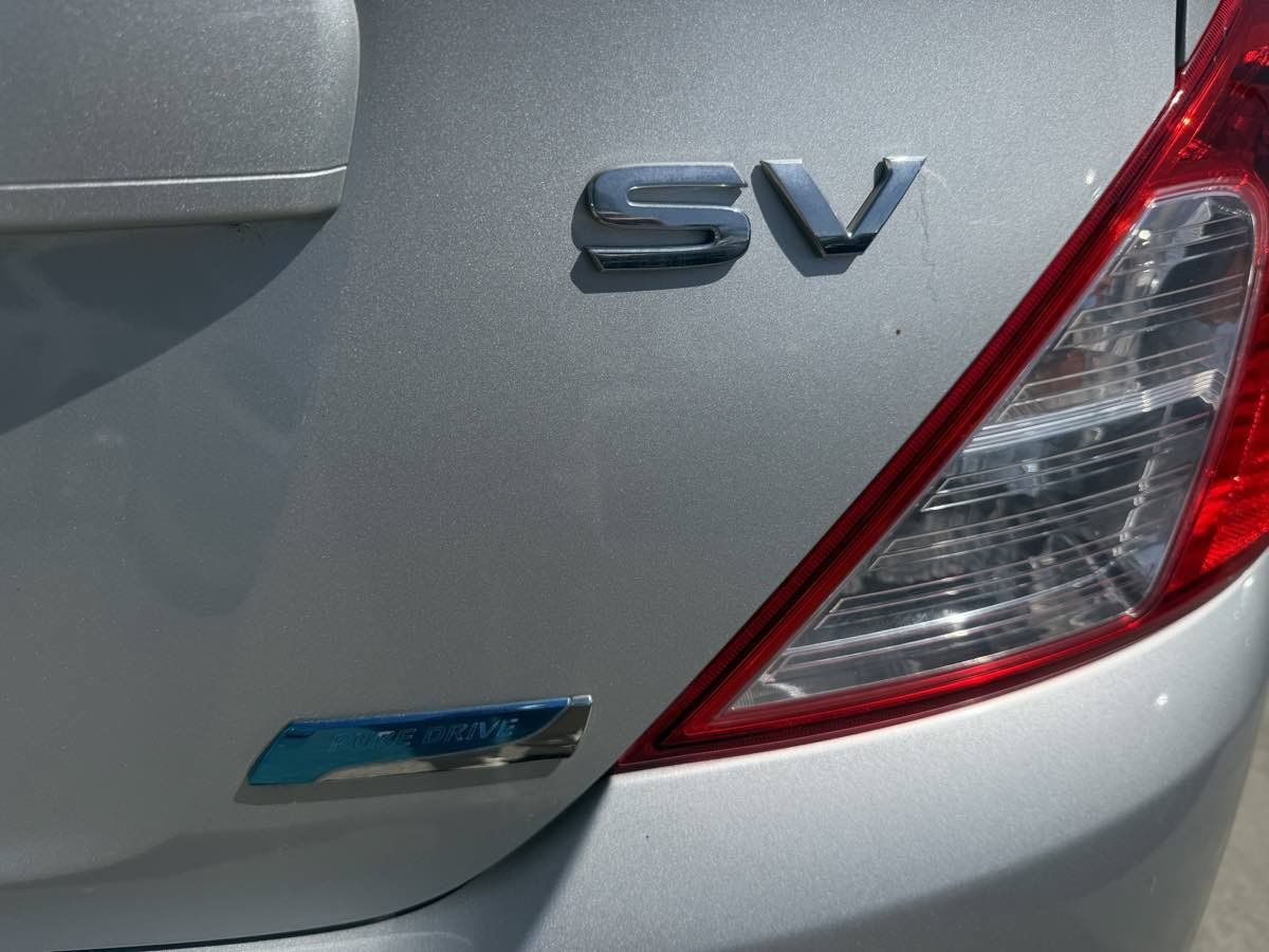 Used 2015 Nissan Versa SV w/ SV Appearance Package FWD image 4