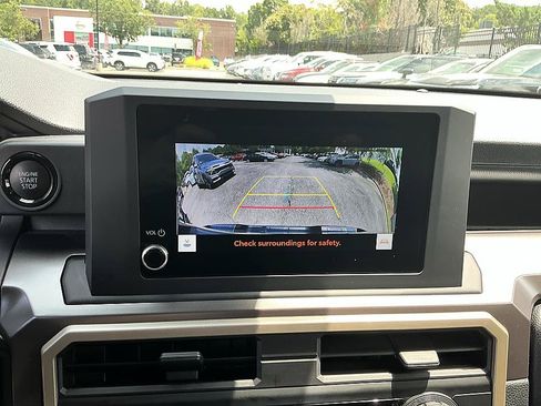 Used 2024 Toyota Tacoma SR5 AWD/4WD image 18