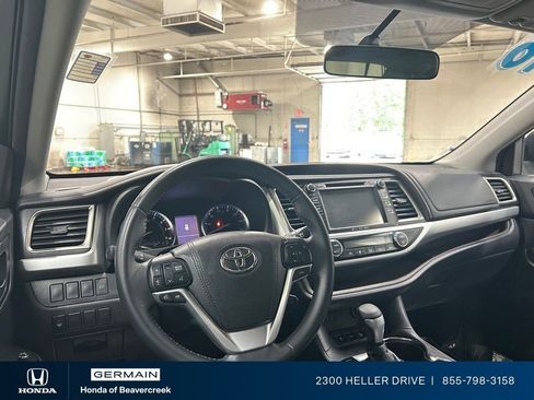 Used 2016 Toyota Highlander Plus AWD/4WD image 15