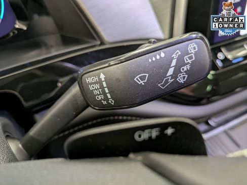 Used 2025 Volkswagen Atlas Cross Sport SE w/ Panoramic Sunroof Package FWD image 22