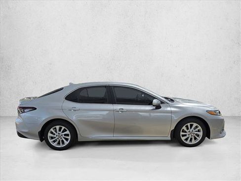Used 2024 Toyota Camry LE FWD image 4