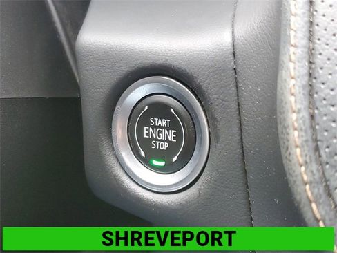 Used 2022 GMC Yukon XL AT4 image 17