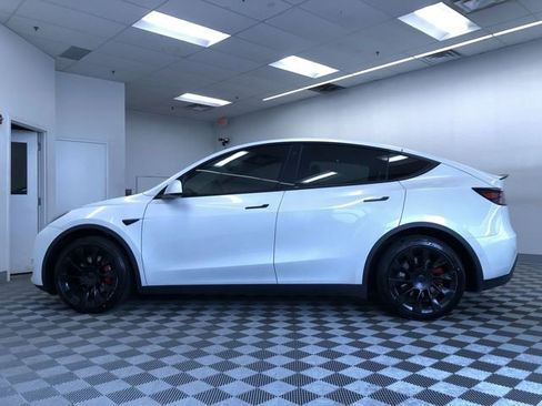 Used 2021 Tesla Model Y Long Range AWD/4WD image 11
