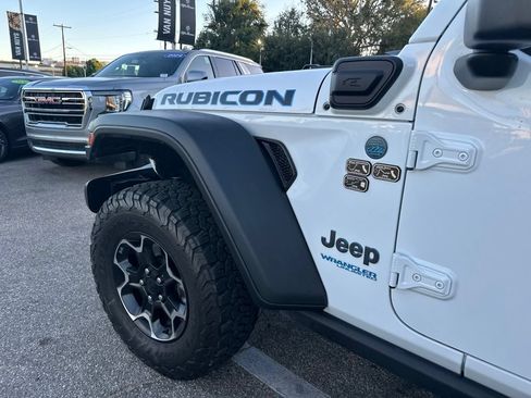 Used 2022 Jeep Wrangler Unlimited Rubicon 4xe AWD/4WD image 7