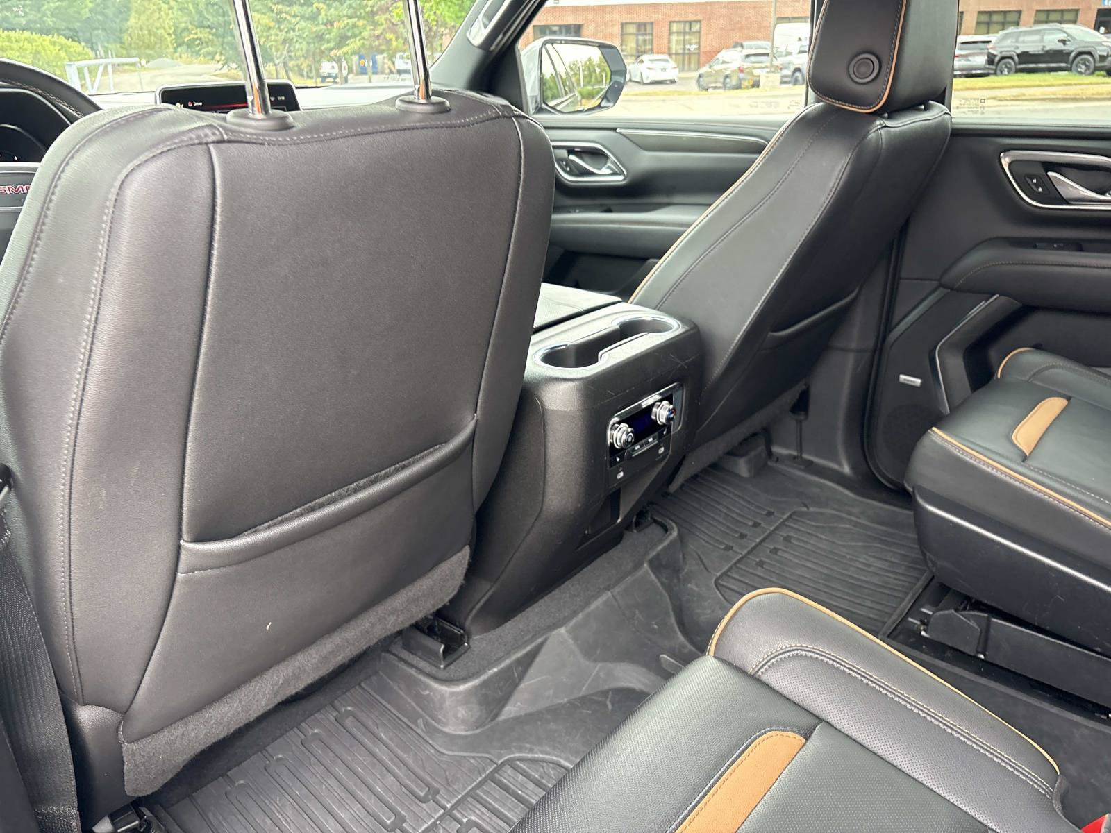 Used 2023 GMC Yukon XL AT4 AWD/4WD image 30