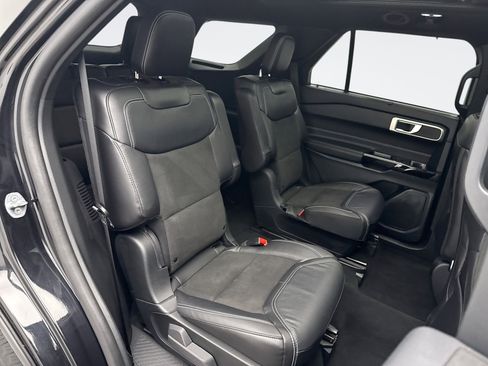 Used 2023 Ford Explorer ST image 18