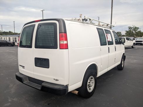 Used 2015 Chevrolet Express 2500 image 9