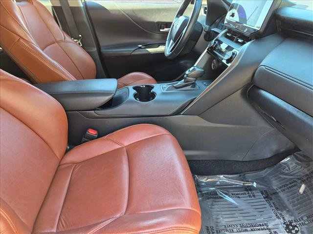 Used 2024 Toyota Venza LE AWD/4WD image 19