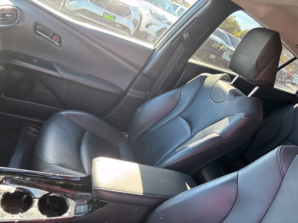 Used 2018 Toyota Prius Prime Premium FWD image 15