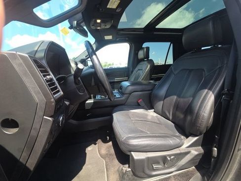 Used 2018 Ford Expedition Max Limited RWD image 27
