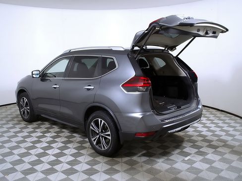 Used 2019 Nissan Rogue SV w/ Sun & Sound Touring Package AWD/4WD image 10