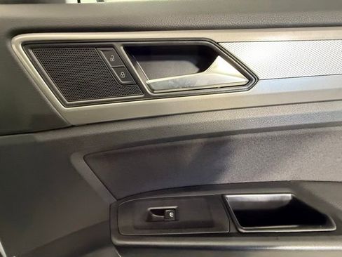 Used 2020 Volkswagen Atlas Cross Sport S image 35