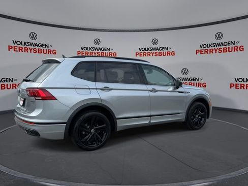 Certified 2024 Volkswagen Tiguan SE R-Line AWD/4WD image 8